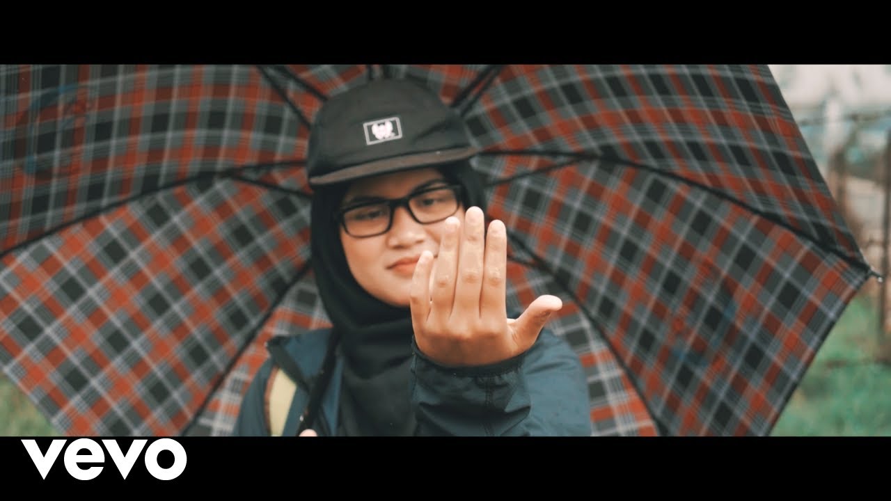 Daxsen - I Know  (Official Music Video)