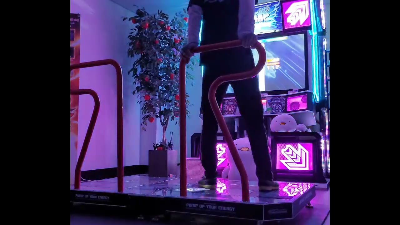 PUMP IT UP PHOENIX Earendel S20 (M)