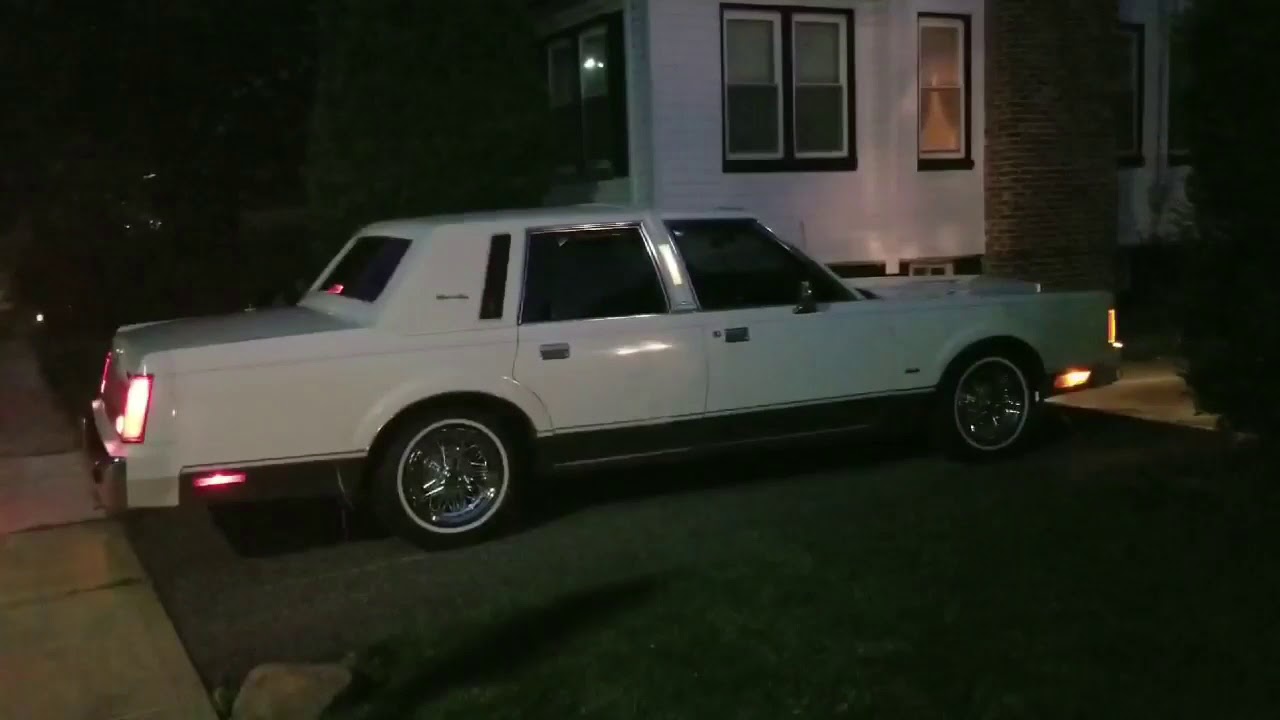 1989 Lincoln Town Car Signature Series Truspoke Wire Wheels