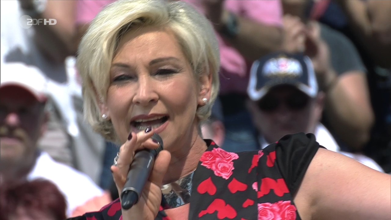 Claudia Jung - Frauenherzen - ZDF Fernsehgarten 11.06.2017 - GERMANY TV