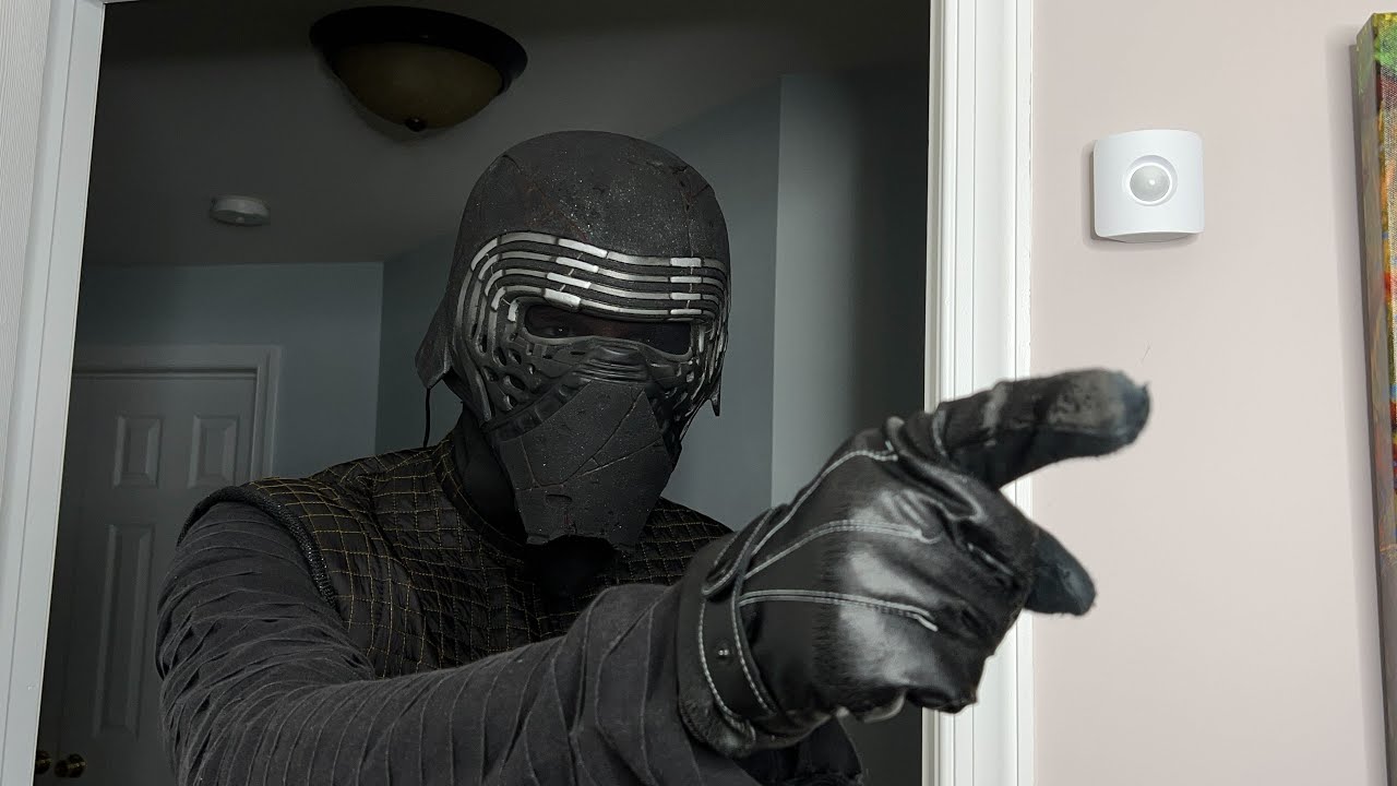 Kylo Ren is a bad roommate