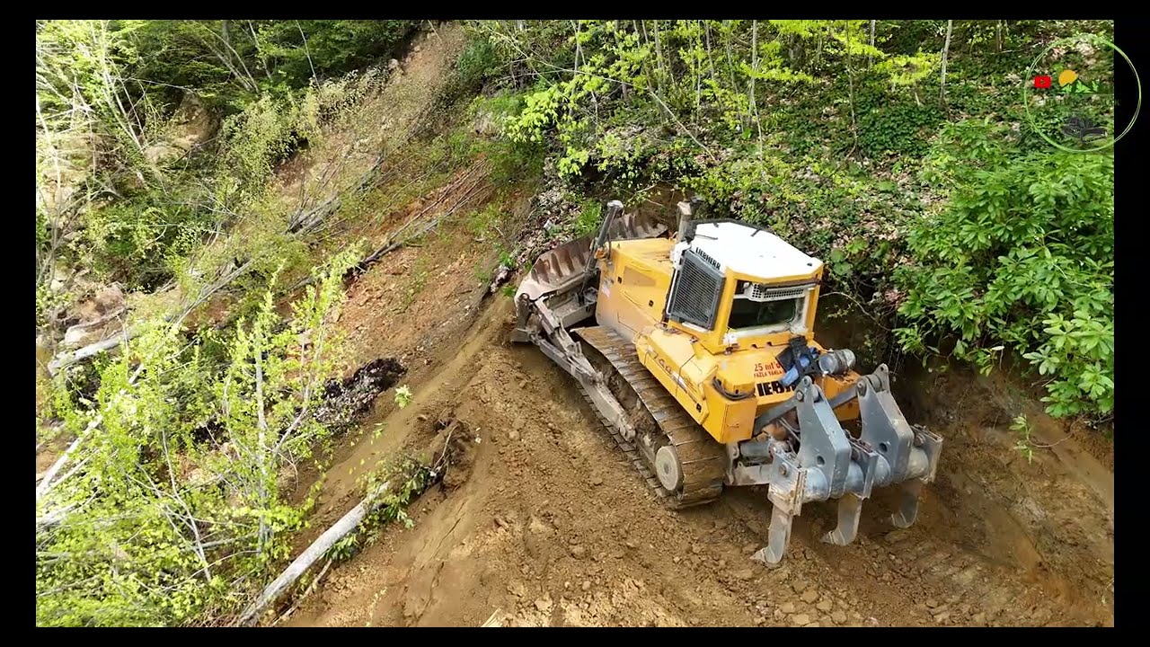 LIEBHERR 744 dozer ile heyelan atma  #bulldozer #dozer #işmakinaları #liebherr#komatsu#keşfet