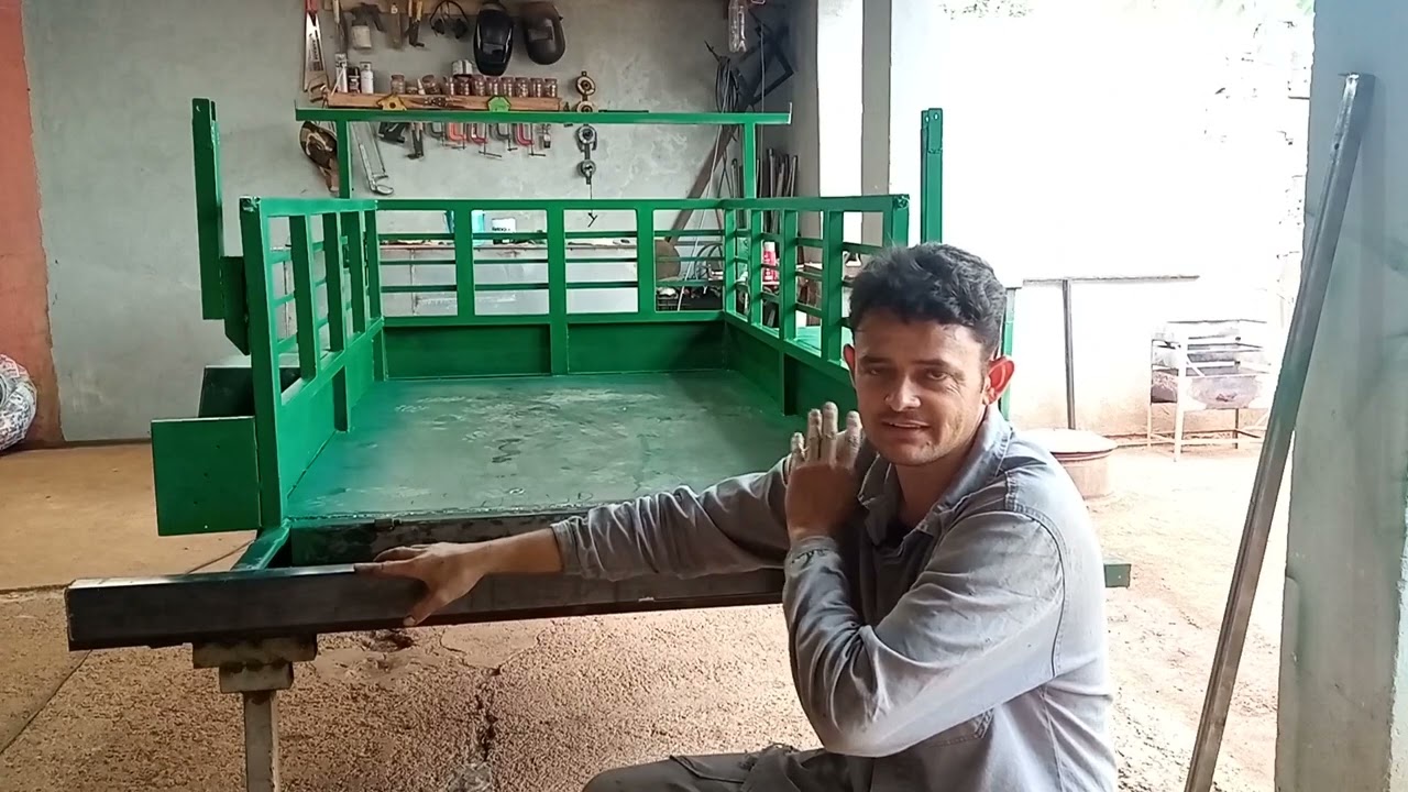 PINTANDO A CARRETINHA REBOQUE.REFORMA CONCLUÍDA!