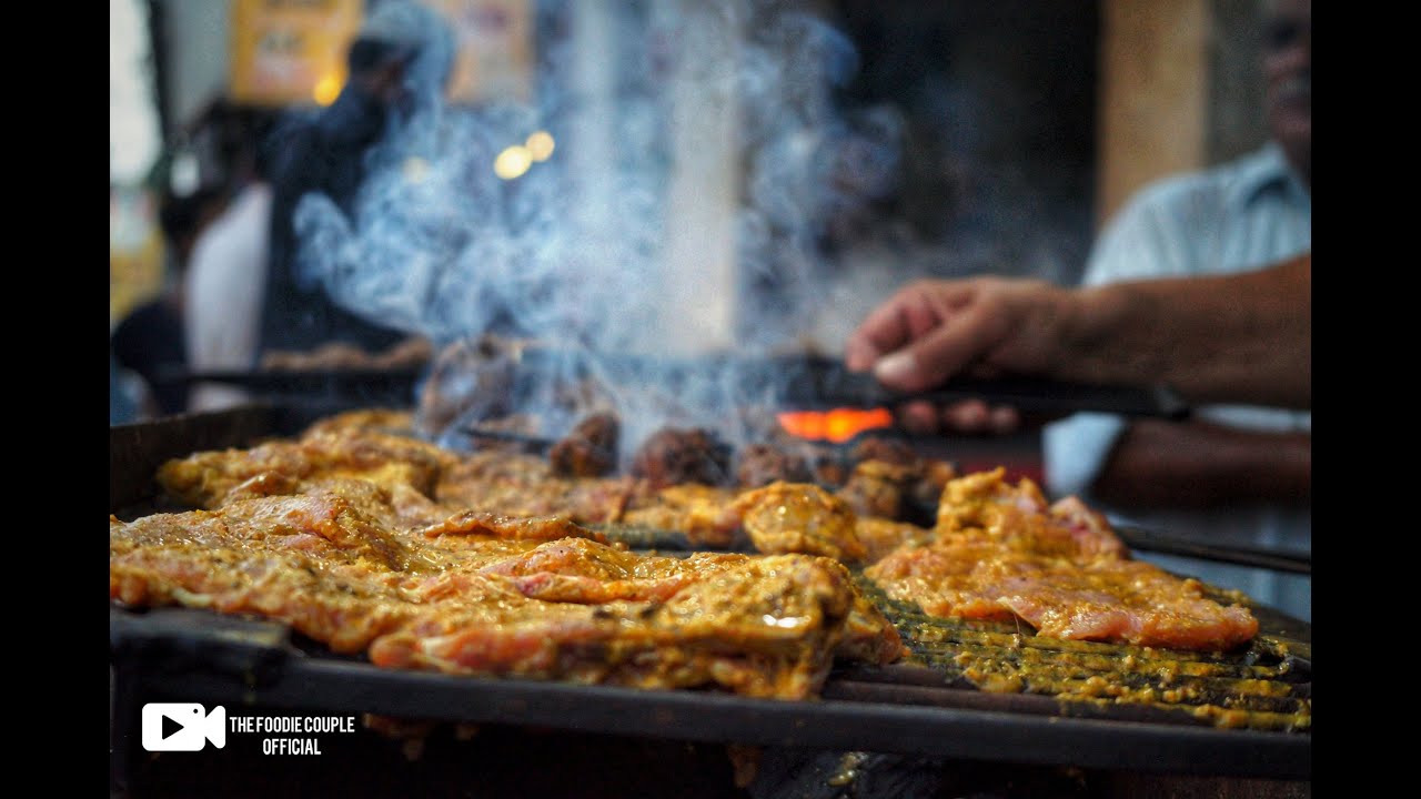 The Foodie Couple Official - Chowk Shaheedan & Chowk Fawara VLOG