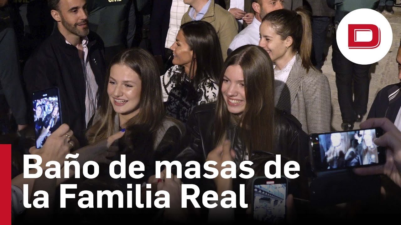 SS.MM. los Reyes y Ayuso son recibidos entre vítores y aplausos en la Pasión Viviente de Chinchón