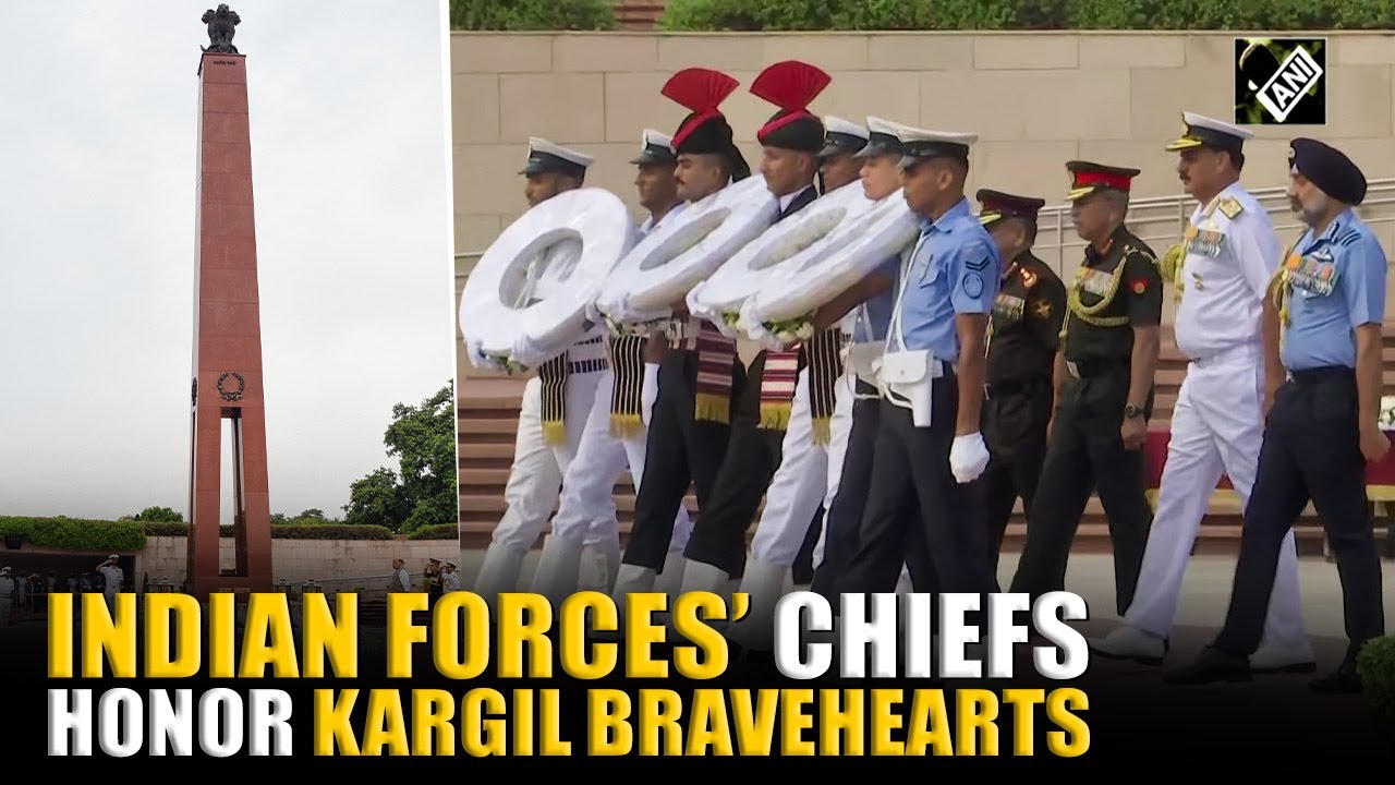 India&rsquo;s military chiefs pay tribute to Kargil warriors at National War Memorial on 26th Vijay Diwas