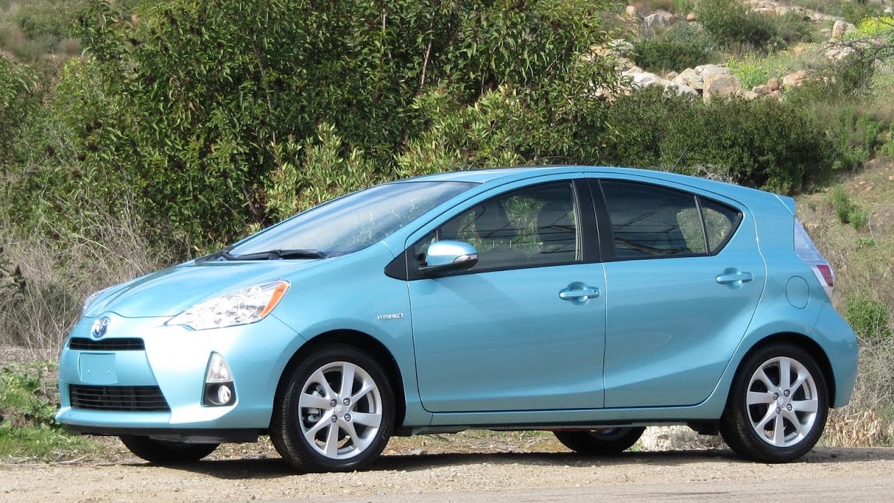 Toyota Prius C (2012) - Repair radiator fan motor  (Azerbaijan)