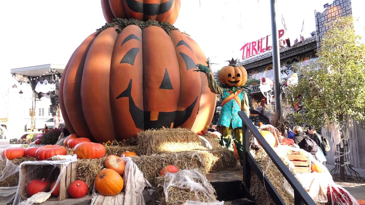 Halloween special 2014 - Part 1 (01-11-2014) Plopsaland De Panne.
