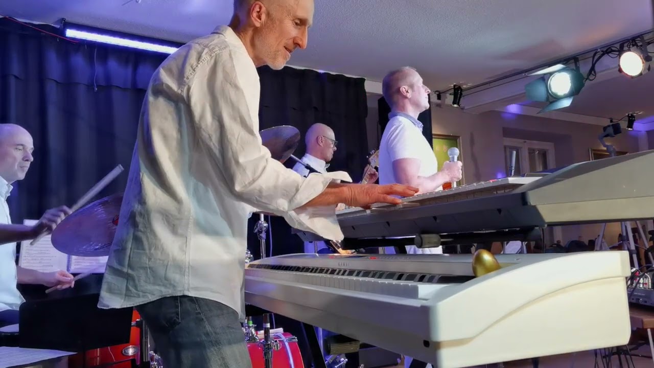 Major Tom (Covered by Lake Biscuits)