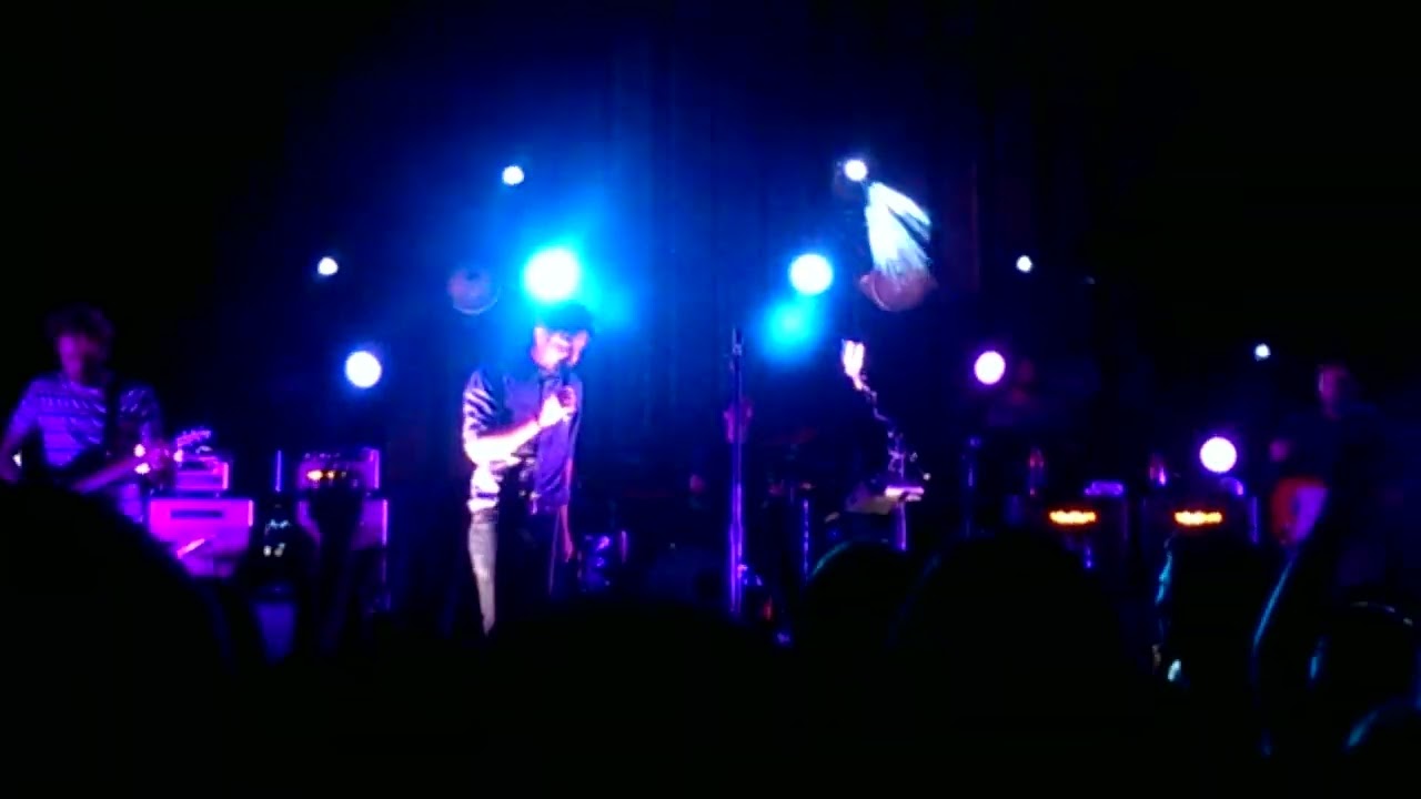 Young the Giant - Paralysis Live 2014