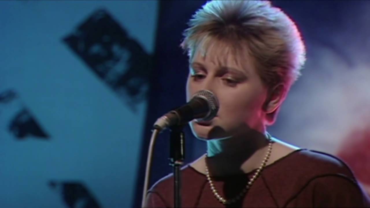 Cocteau Twins - Pearly Dewdrops' Drops LIVE (BBC Classics, 2016 Remaster)