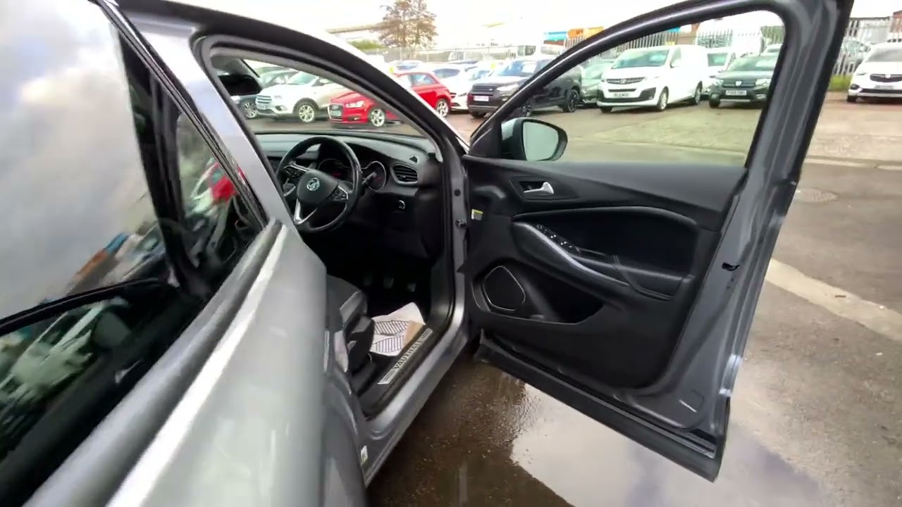 VAUXHALL GRANDLAND X 1.2 Turbo Sport Nav SUV 5dr Petrol Manual Euro 6 (s/s) (130 ps)