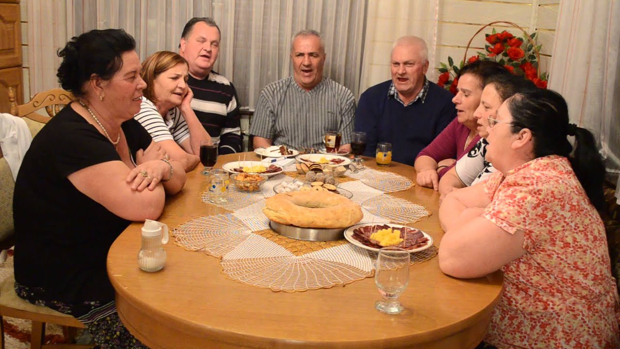 Kladuški bećari sa društvom kod Mehe 13.03.2014.god.
