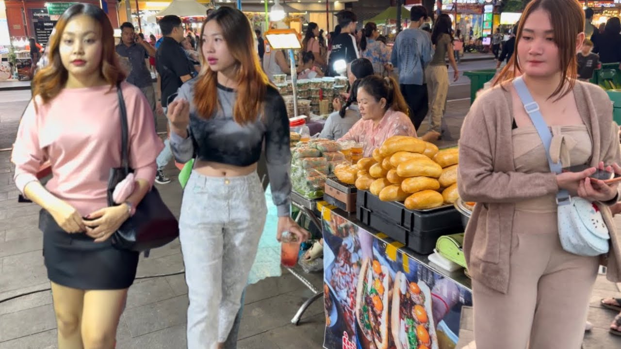 Amazing Popular! Walking Tour in Phnom Penh 2026 - Riverside Night Market, Cambodian Street Food