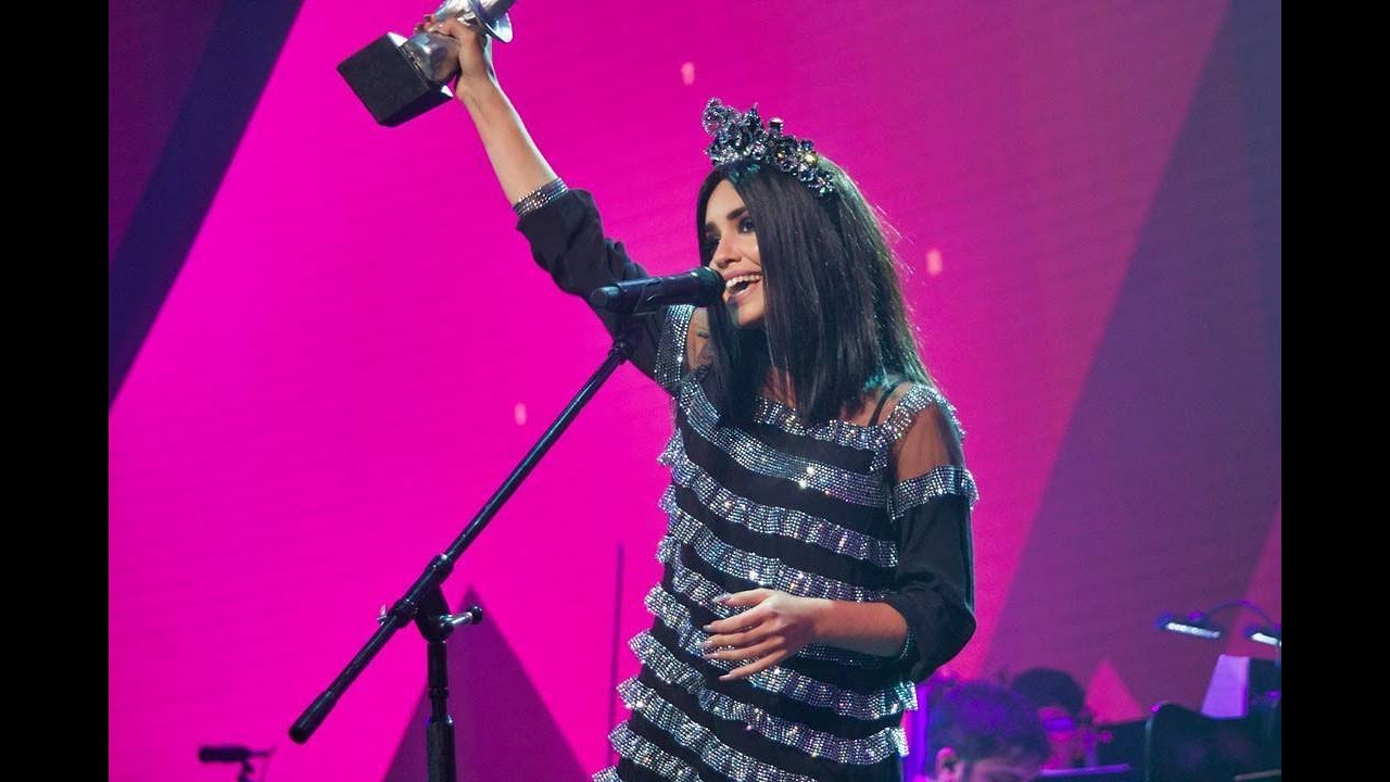Lali en los premios Gardel 2019