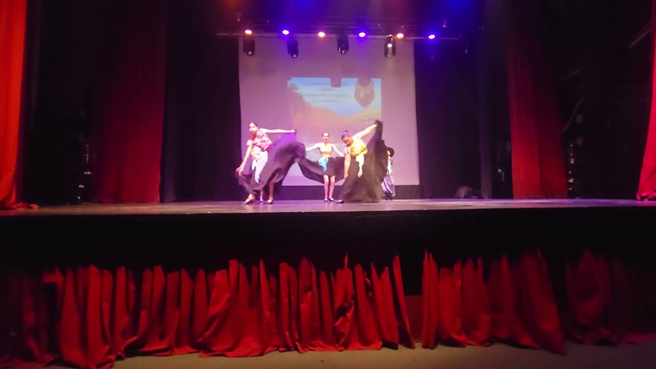 01/10/2025 Encuentro de Danzas Teatro Plaza. Grupo Juvenil