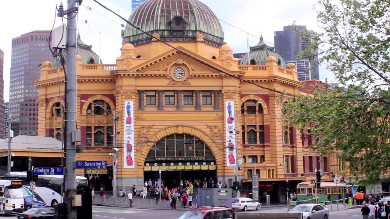 Melbourne | Moose Tours (featuring Bounce Patrol)