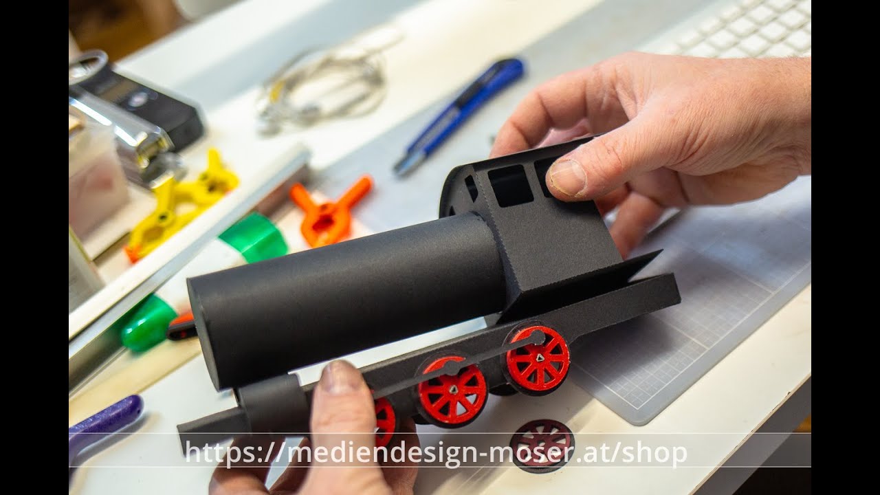 Prototype locomotive made entirely of paper