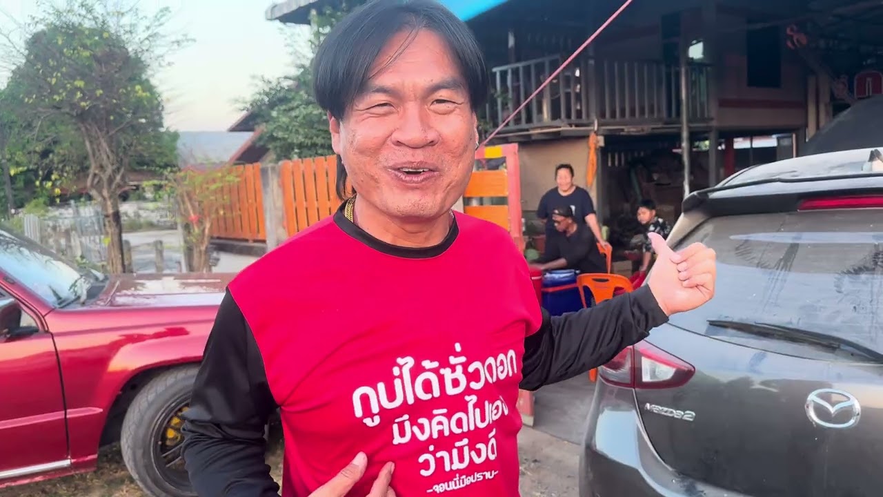 ก็เพื่อจะหางานหารายได้ให้กับลูกน้อง มาดูรถใหม่ผม และดูว่าผมจะทำธุรกิจอะไรเพิ่ม