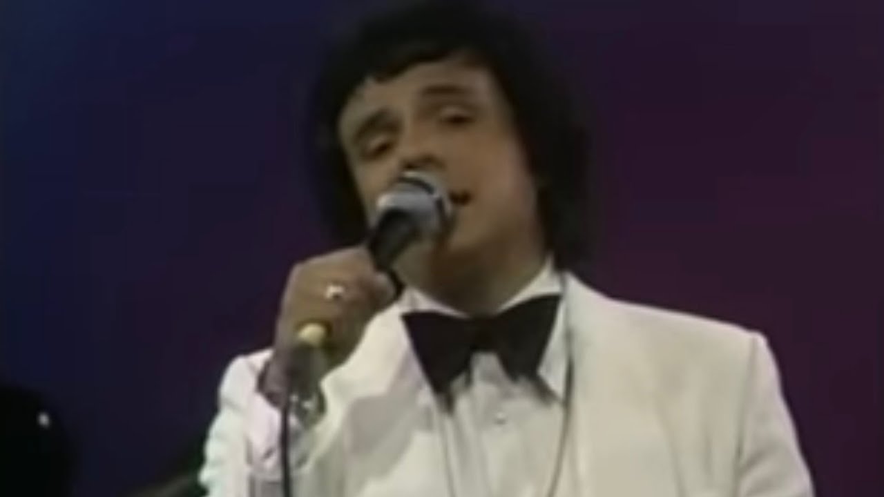 José José - O Tú O Yo (En Vivo)