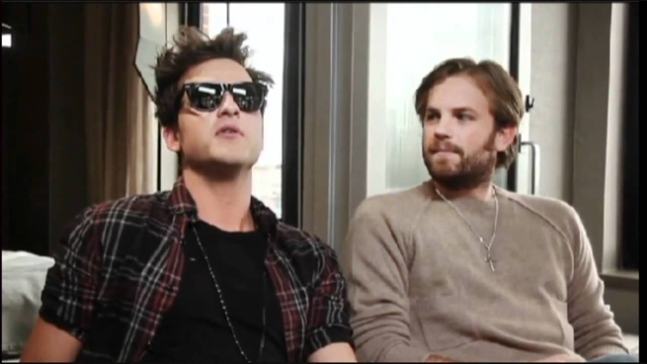 Caleb & Jared talking to AUS TV (?) (Kings of Leon)