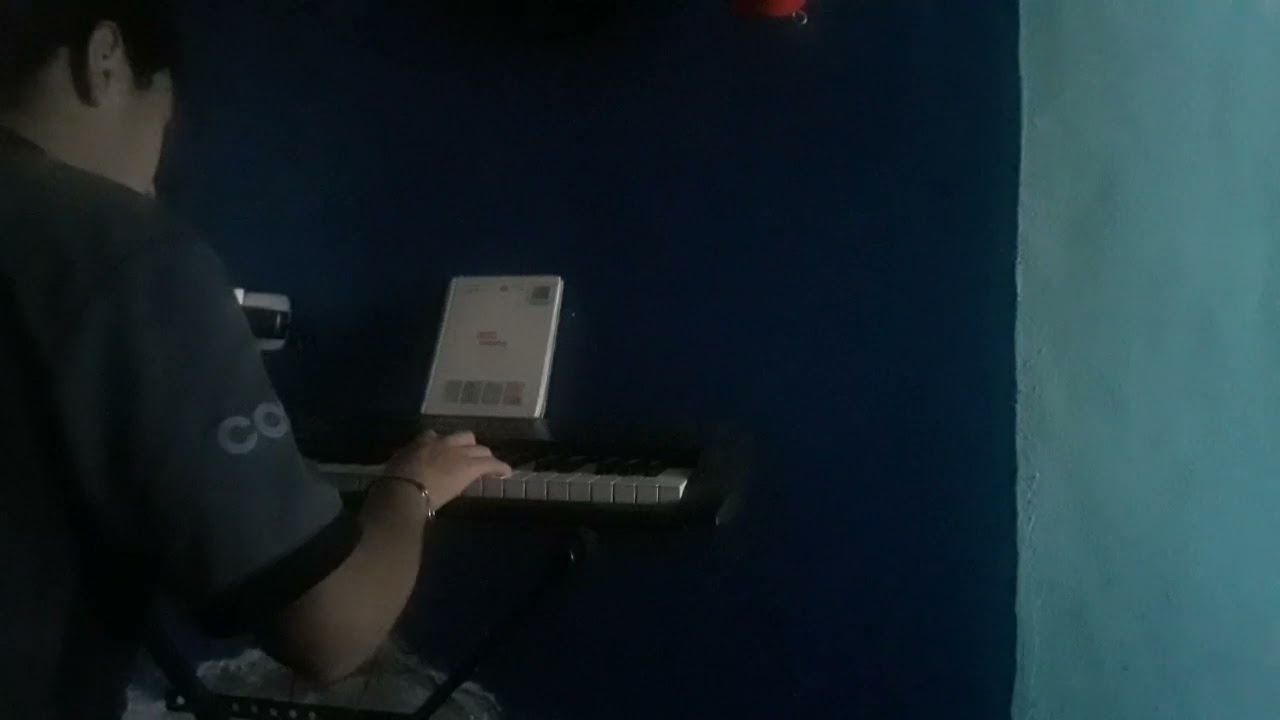 aynea aunque no est&eacute;s aqu&iacute; (fmk, Mar&iacute;a Becerra, beret)