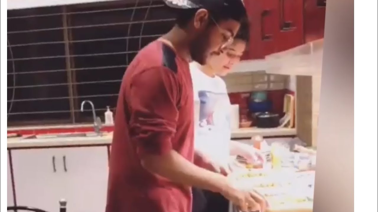Asim Azher & Hania Amir 1st Sehri ki tayari karty hoye !