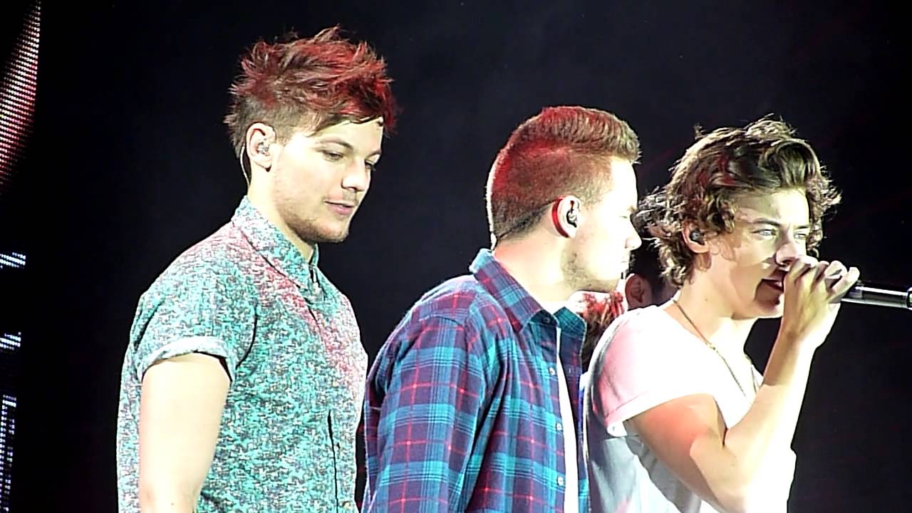 One Direction - What Makes You Beautiful FRONT ROW (Glasgow 27th Of February)