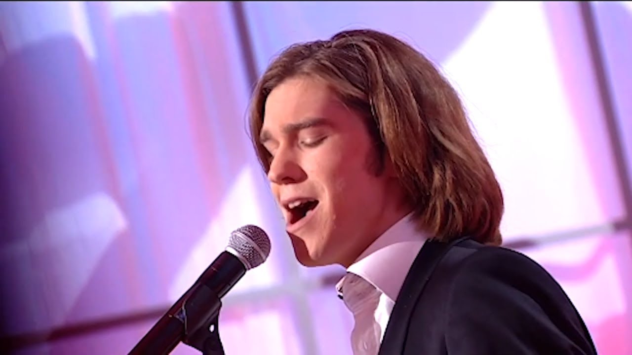 Amaury Vassili chante 