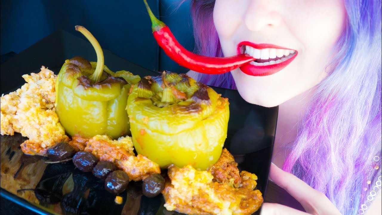 ASMR: Crunchy Quinoa Stuffed Bell Peppers & Kimchi ~ Relaxing Eating Sounds [No Talking | Vegan] 😻