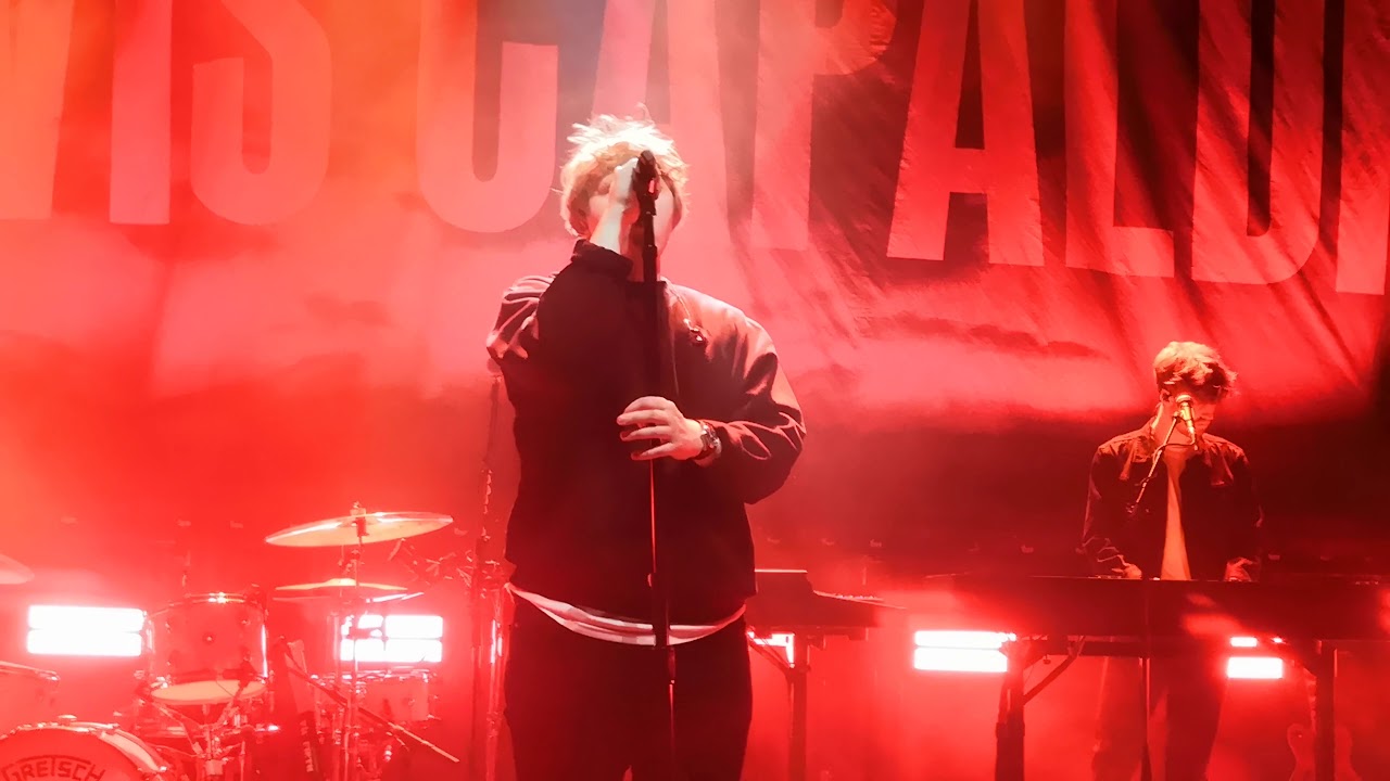 Lewis Capaldi - Bruises [Live in Prague]