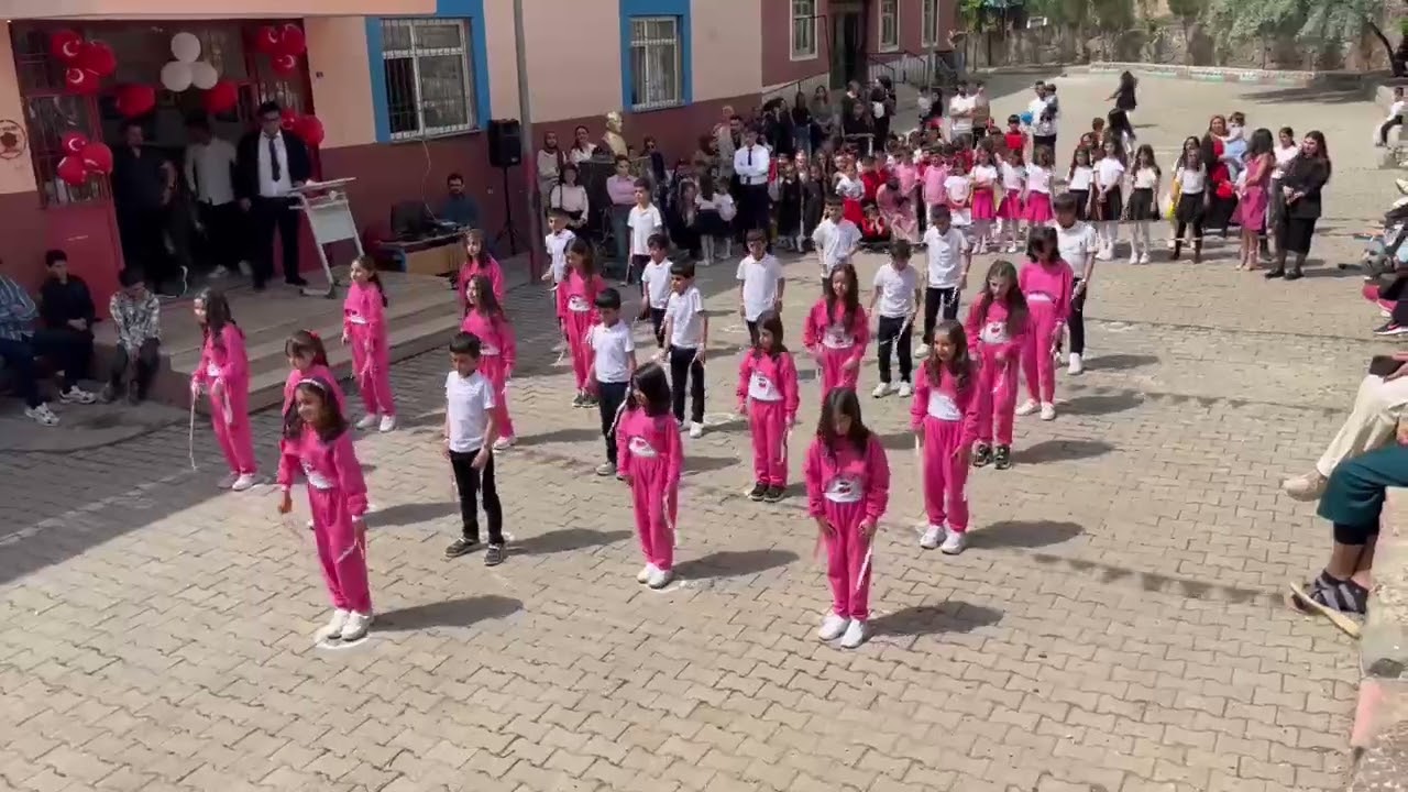 Şırnak Uludere Şenoba Üçtepe İlkokulu 4. Sınıf Öğrencilerimizden 