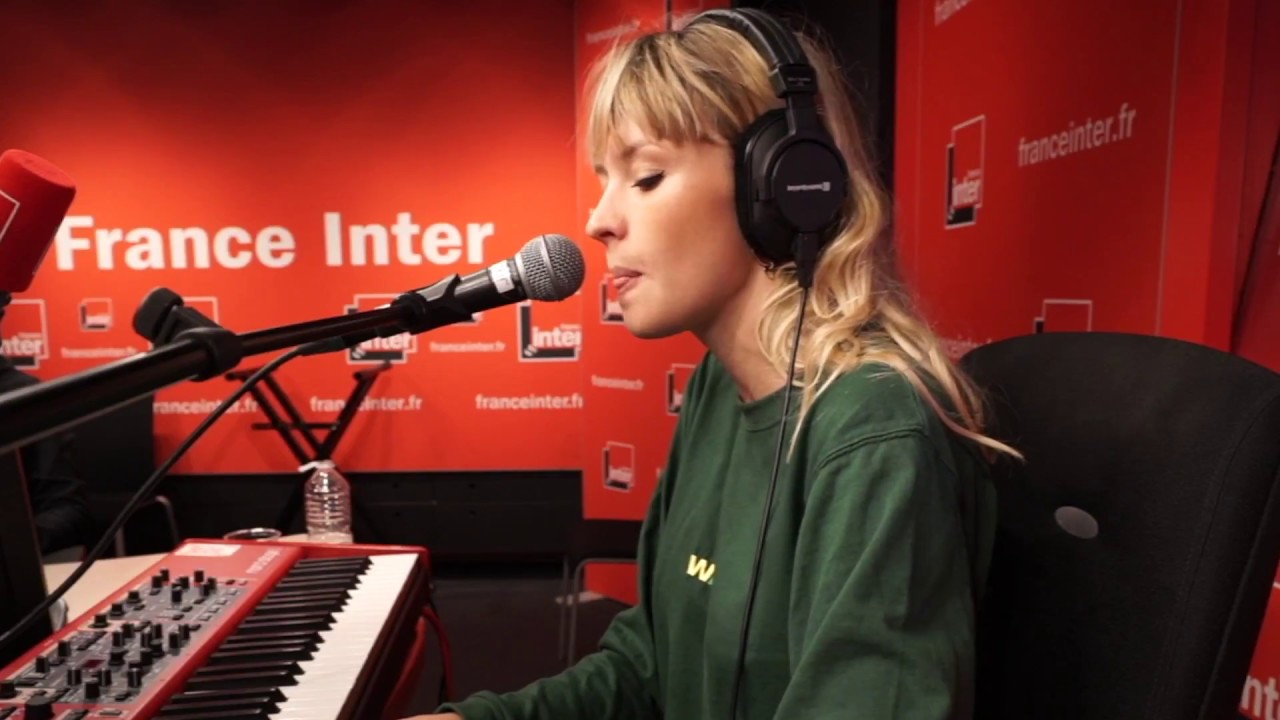 Angèle reprend 