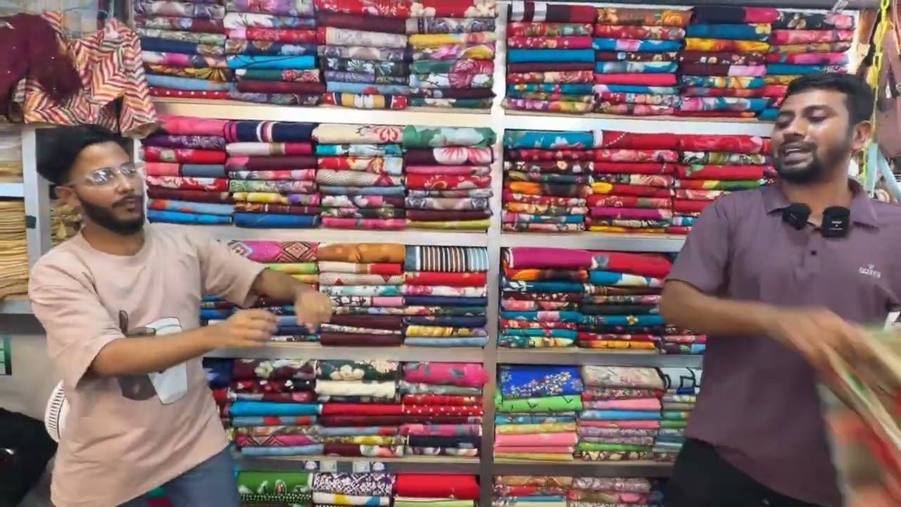 পাইকারী দরে শাড়ি,থ্রি-পিস,বেডশিট,পর্দাও লুঙ্গি কিনুন হাটহাজারী কাচারী রোডের গড়দুয়ারা পাইকারি হাউস