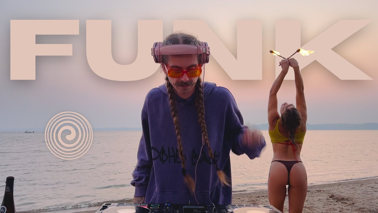 Summer Vibes - Dancing With Fire & Hula Hooping To Funky House Music On The Beach