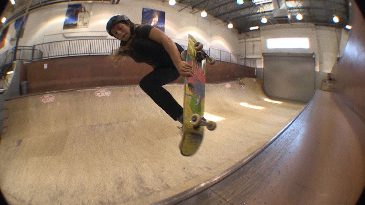 Blog Cam #59 - Vans Mini Ramp with Nora Vasconcellos