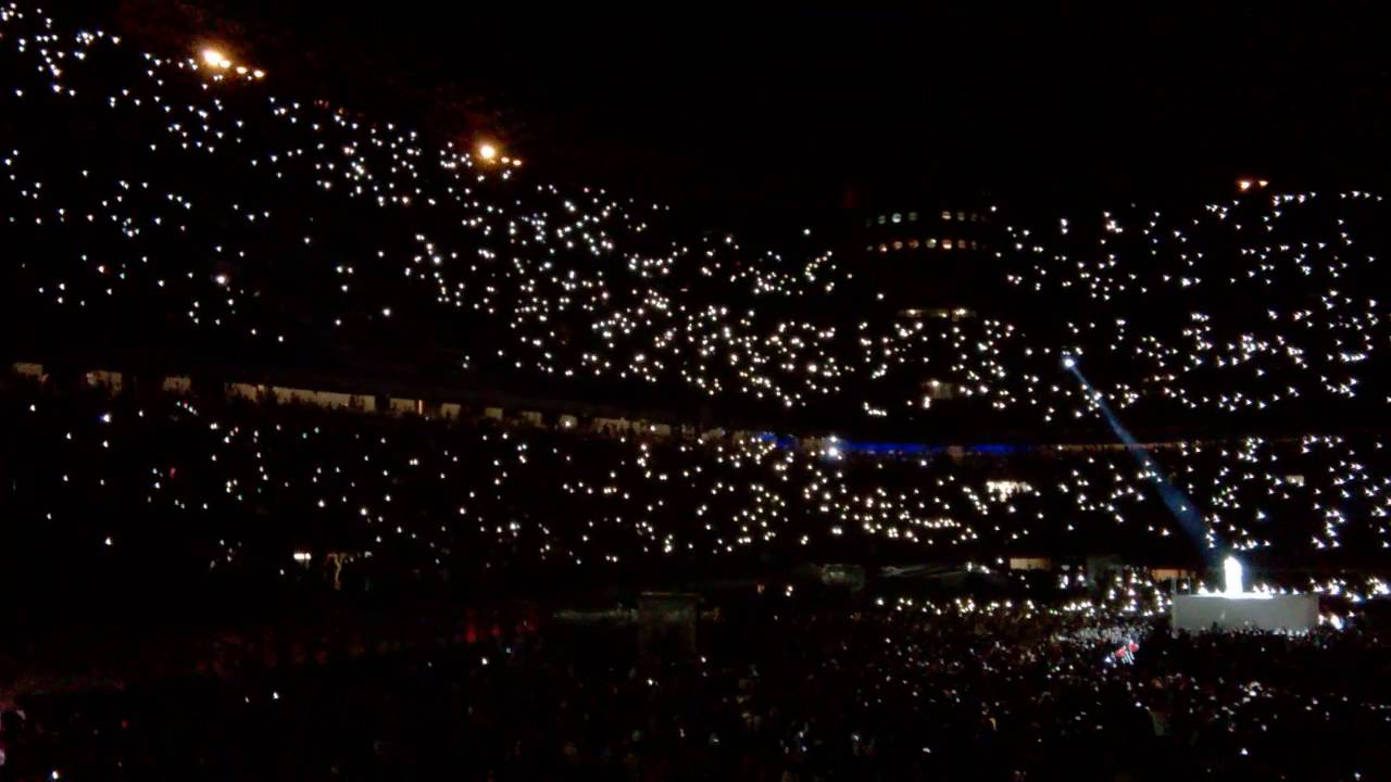 Rihanna - Stay live in Milan • Anti World Tour - Stadium San Siro