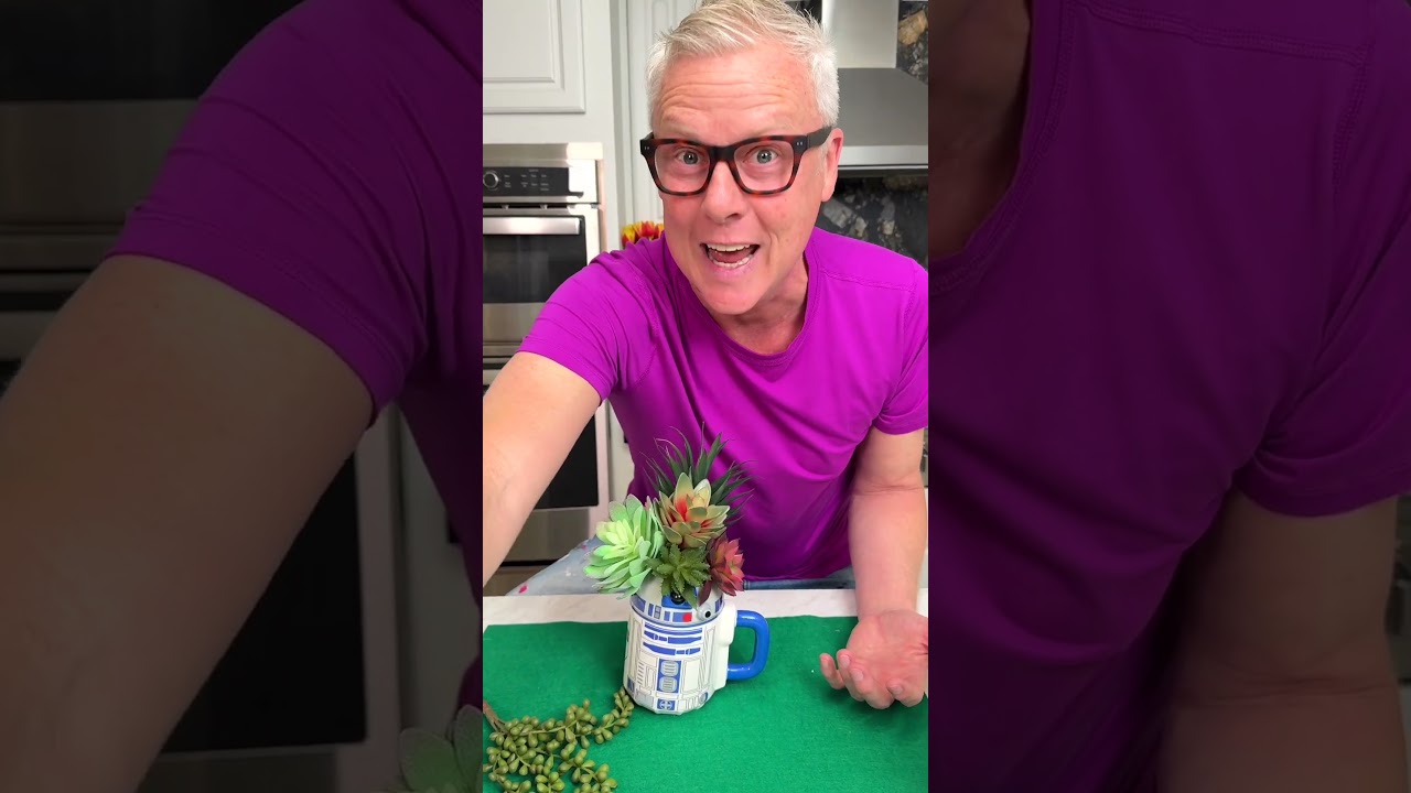 Easy DIY flower arrangement using Star Wars cup #maythe4thbewithyou