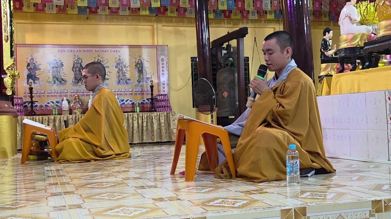 Đi chùa Thiền Kim tụng kinh Dược Sư cầu an 