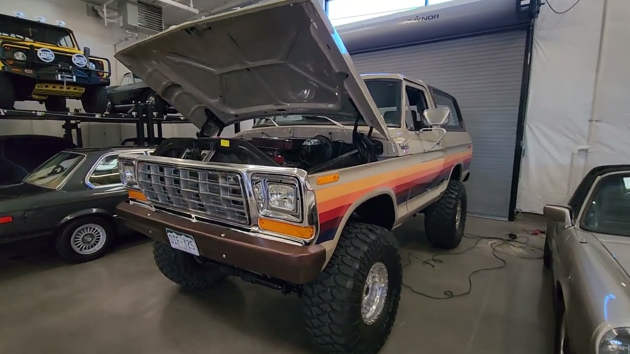 460-Powered 1978 Ford Bronco Ranger XLT - Cold Start