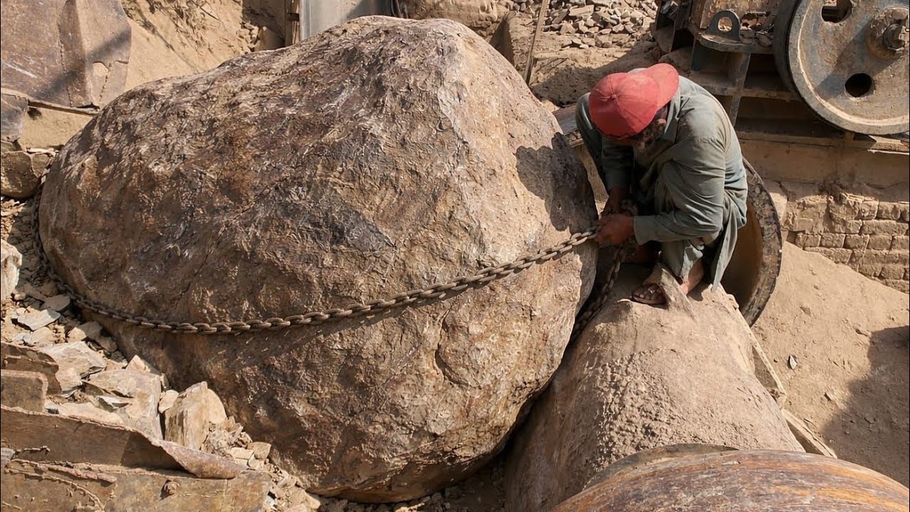🔥“HEAVY BOULDERS CRUSHING Moments Caught On Camera (MOST INTENSE DRAMA EVER)”
