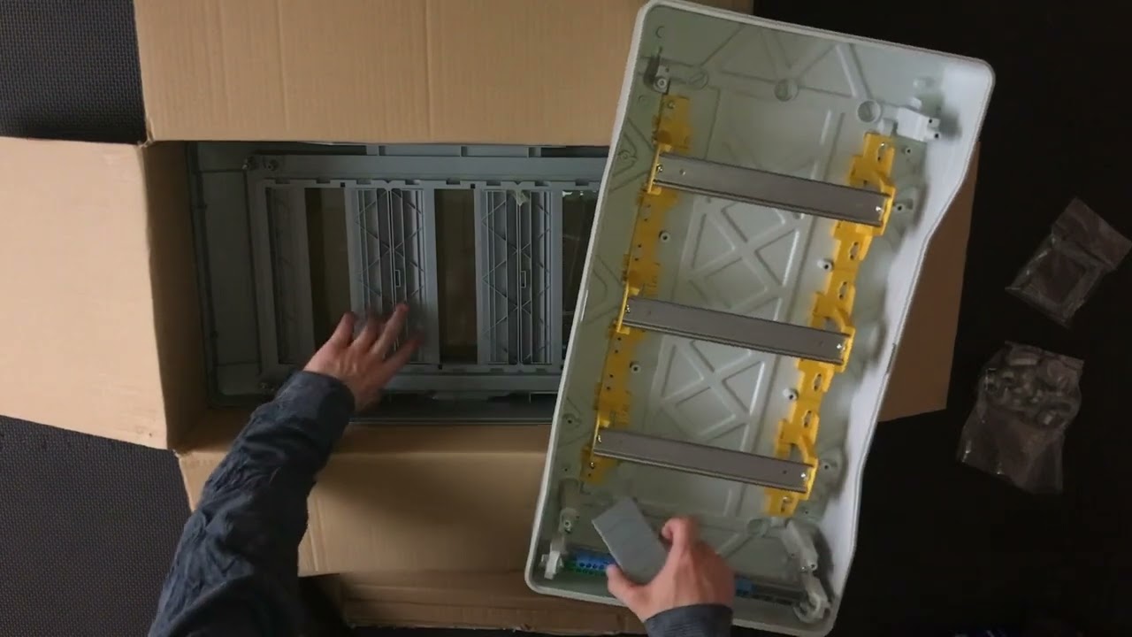Rozdzielnica Legrand 3x12 601943 Unboxing i cel zastosowania