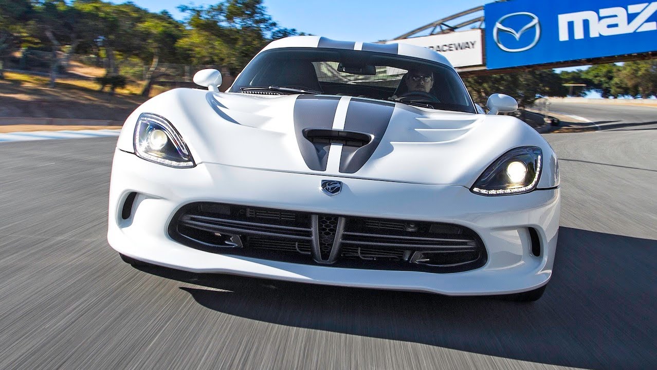2013 SRT Viper Hot Lap! - 2013 Best Driver's Car Contender