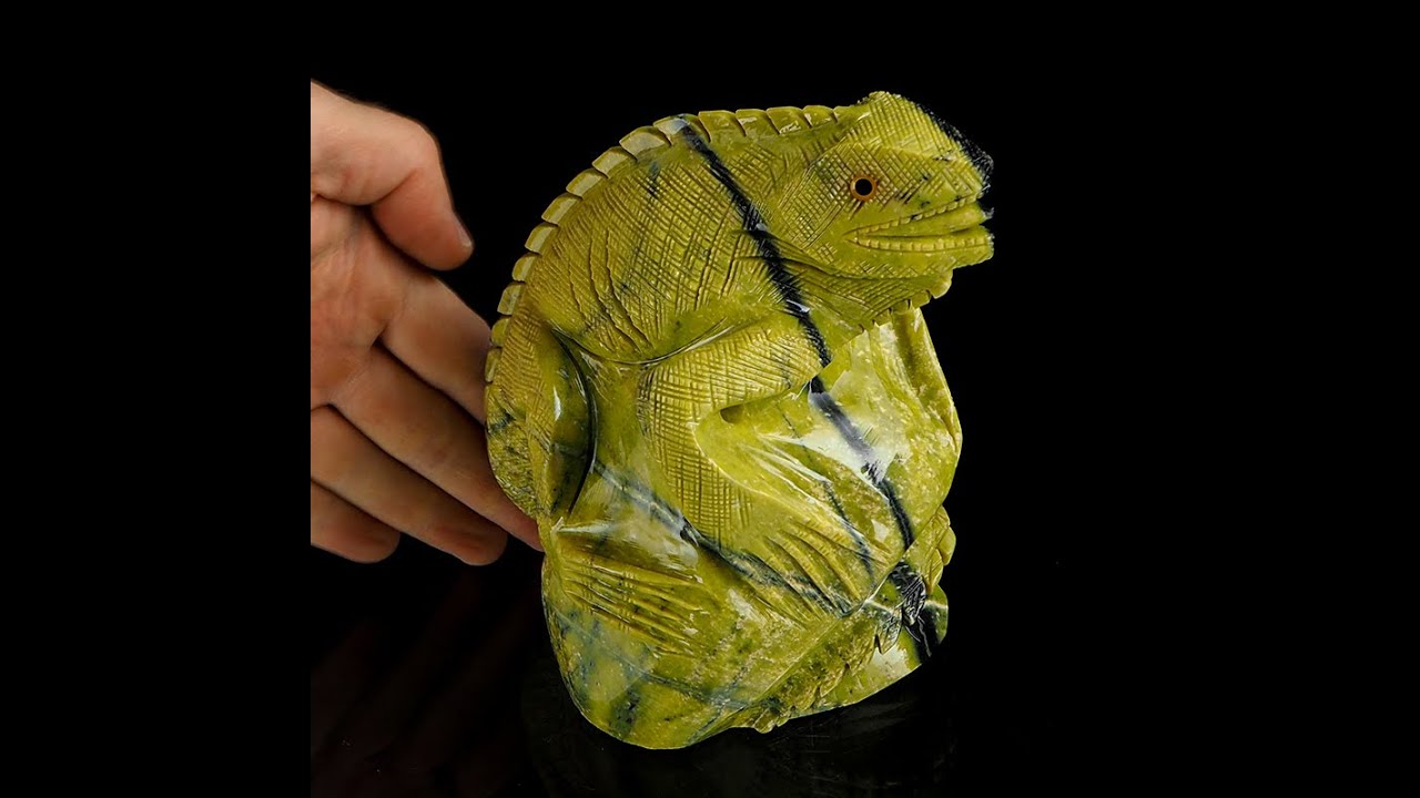 LEGWANY Z SERPENTYNITU - ręcznie rzeźbione figurki z kamienia