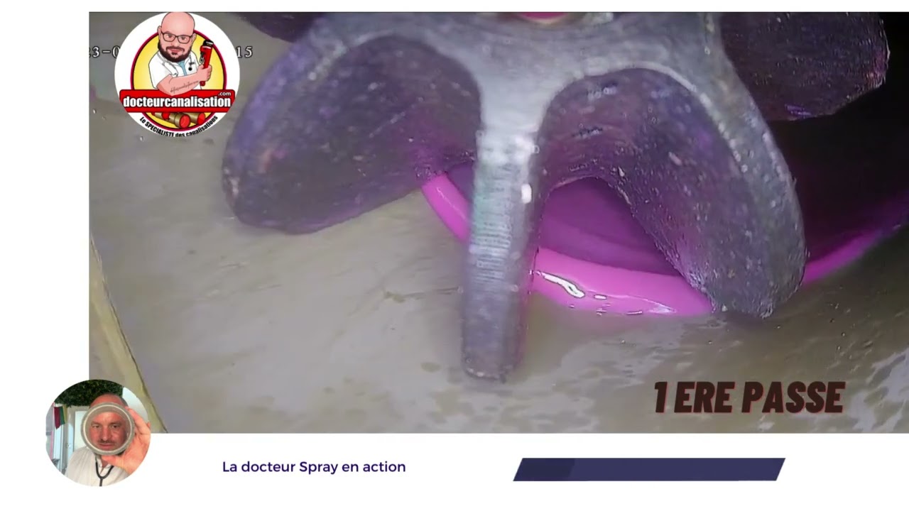 chemisage canalisation piscine avec la DocteurSpray . Trenchless pipe repair swimmining pool