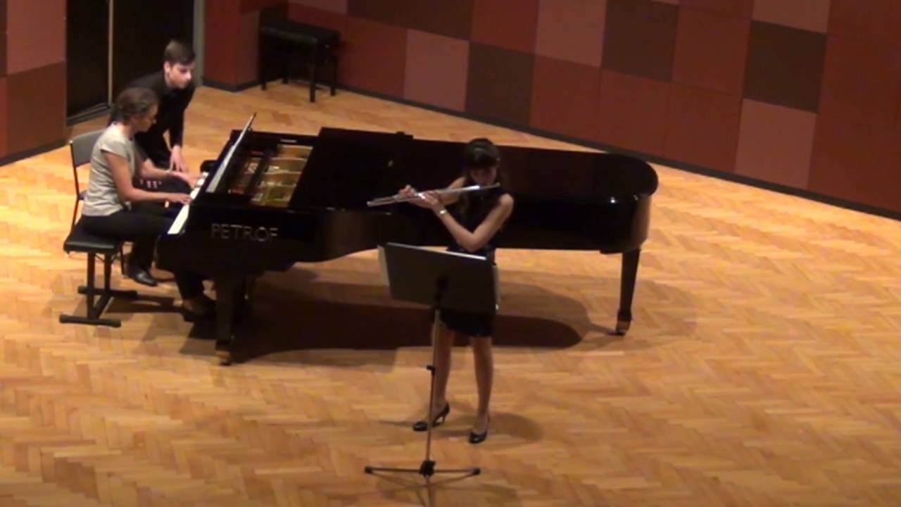 2016 05 10 Cecile Chaminade: Concertino pre glautu a klavír Viktória Skokanová - flauta 2. roč.