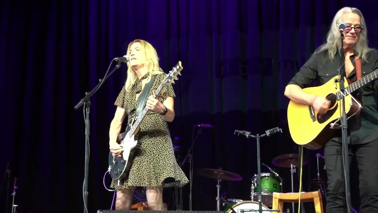 Vicki Peterson & John Cowsill: 
