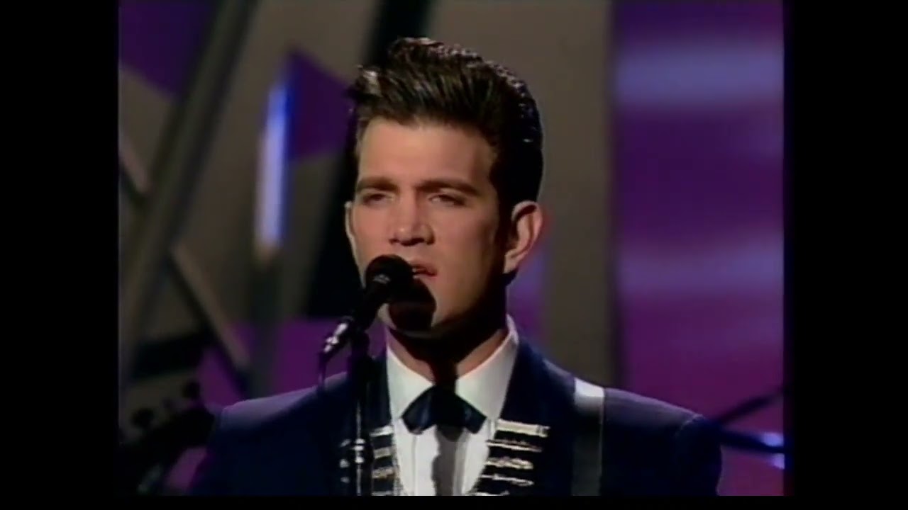 Chris Isaak and Silvertone - 