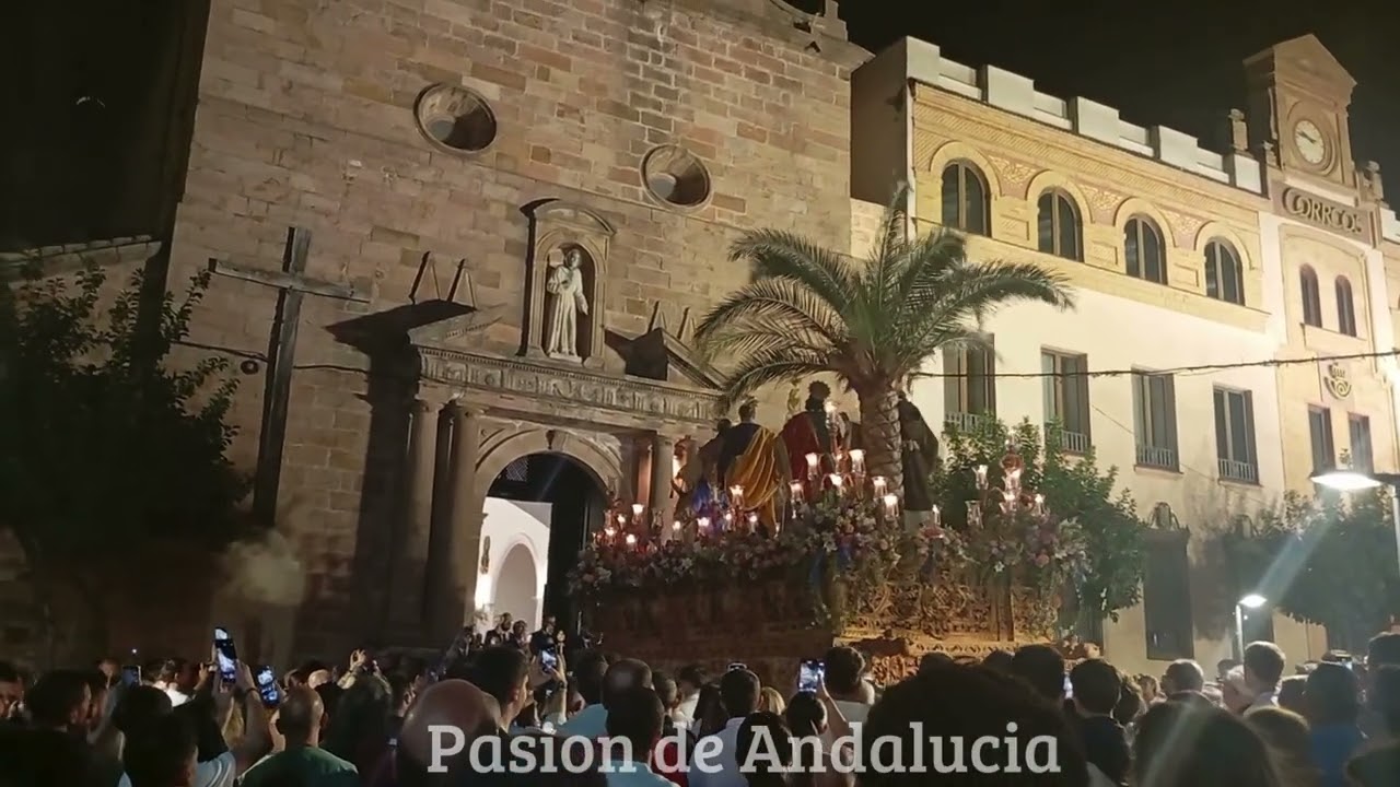 ¡MOMENTAZO ÉPICO! Borriquita de Linares con la Sentencia de Jerez en la Plaza de San Francisco