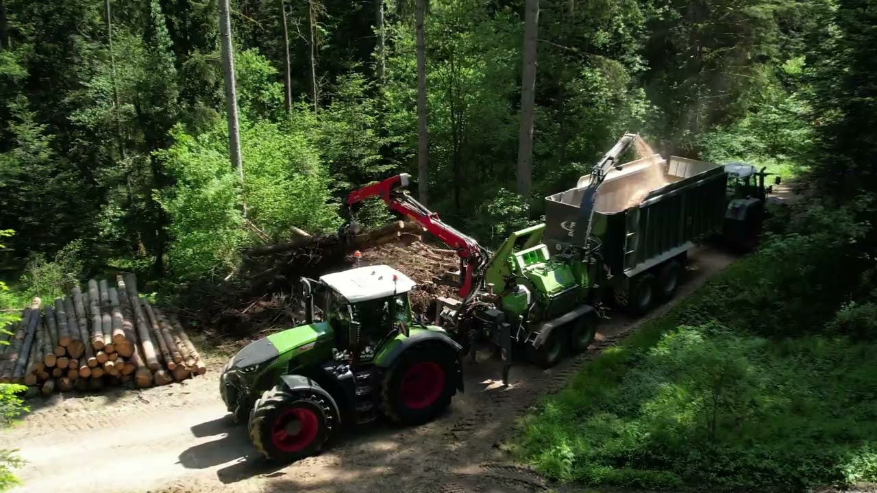 Cleanfix Reversible Fan in Action: Fendt 942 Vario at Forestry Work